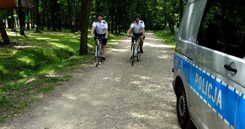 Tychy. Policjanci apelują o rozsądek nad wodą