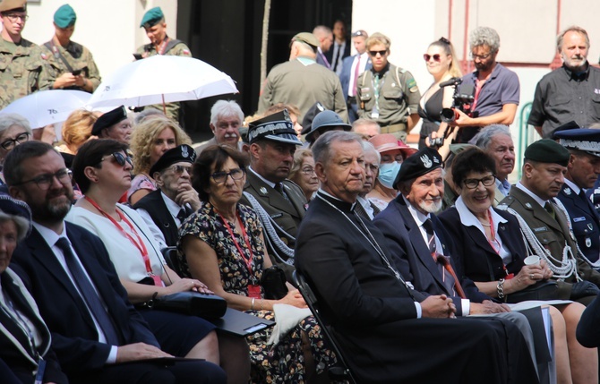 "Twarze, które mają iskrę w oczach" 