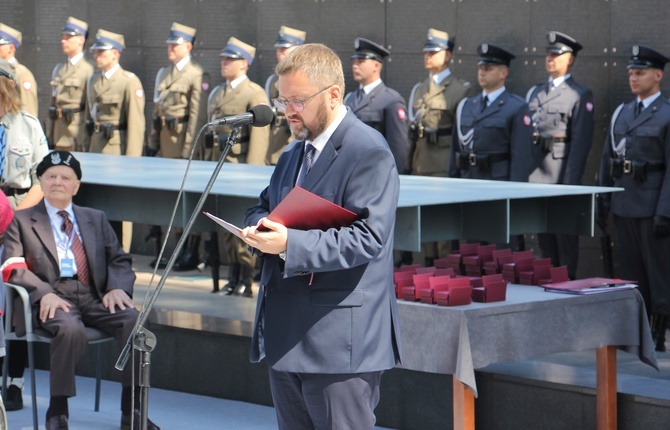 "Twarze, które mają iskrę w oczach" 