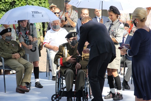 "Twarze, które mają iskrę w oczach" 