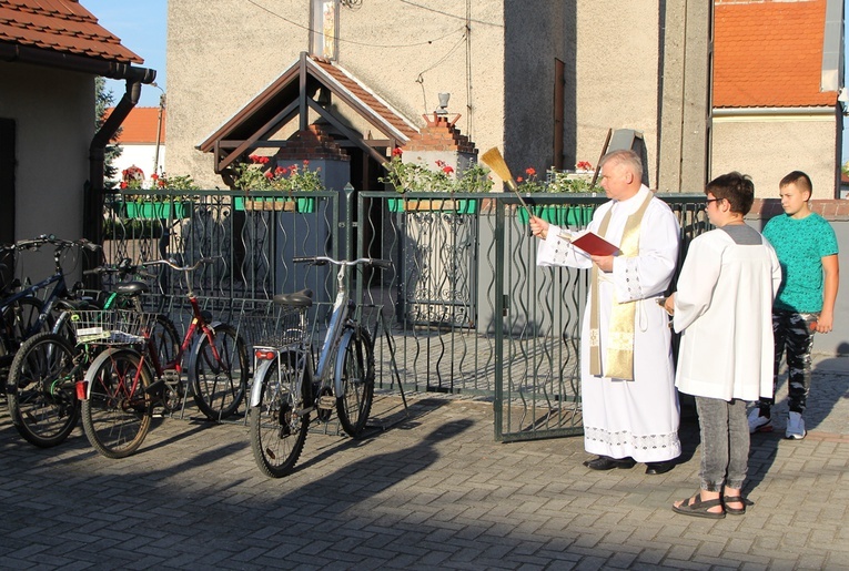 Msza św. w intencji rowerzystów w Miękini