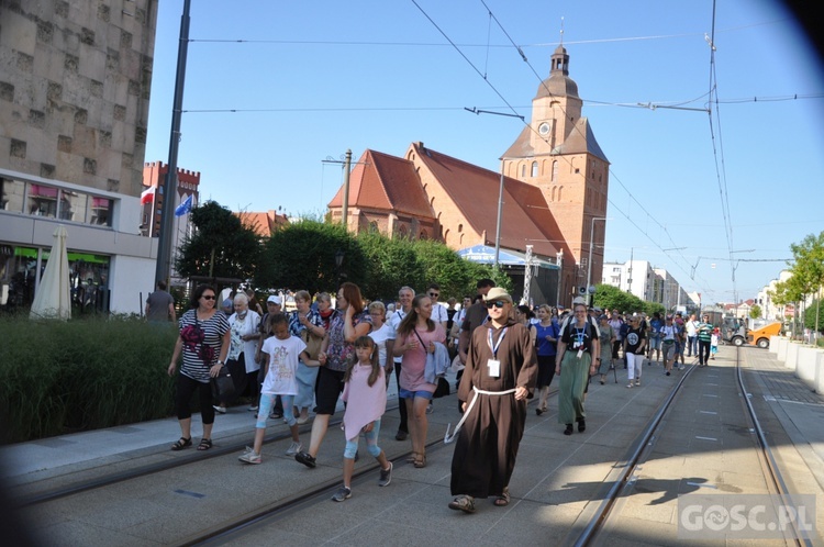 Wyruszyła 39. Piesza Pielgrzymka z Gorzowa Wlkp. na Jasną Górę 