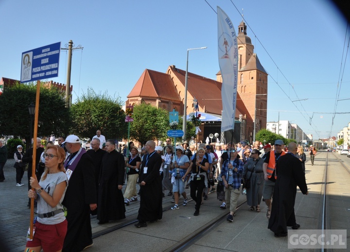 Wyruszyła 39. Piesza Pielgrzymka z Gorzowa Wlkp. na Jasną Górę 