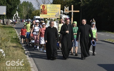 Pierwszego dnia pielgrzymki pątników odprowadzi bp Adam Bałabuch.