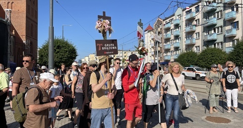 Pątnicy już w drodze na Jasną Górę