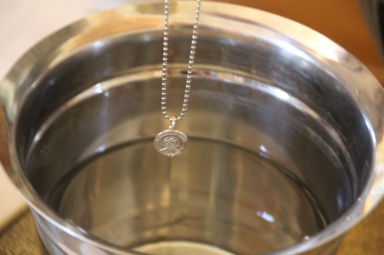 Nowy Sącz. Poświęcenie wody św. Ignacego