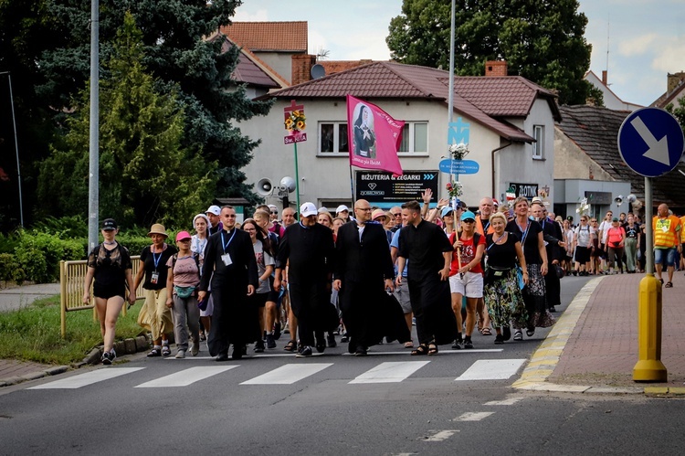 Kolejny dzień pielgrzymowania