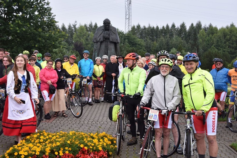 Rowerowa pielgrzymka z Giewontu na Hel 