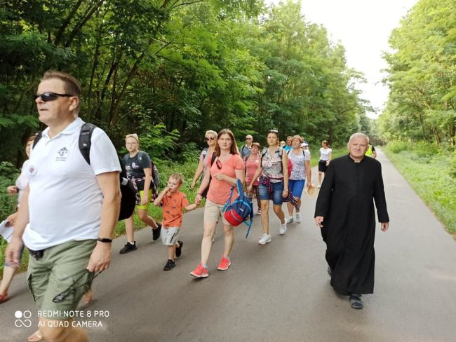 Piesza pielgrzymka z Chlewisk do Skrzyńska