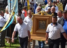 Podczas procesji niesione były Najświętszy Sakrament, a także kopia cudownego obrazu.