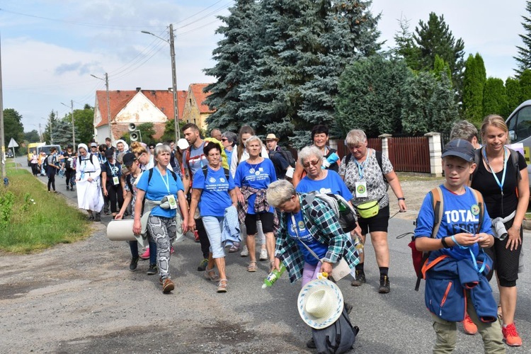 XVIII PPDŚ na Jasną Górę - dzień 2 - Ratajno-Jegłowa