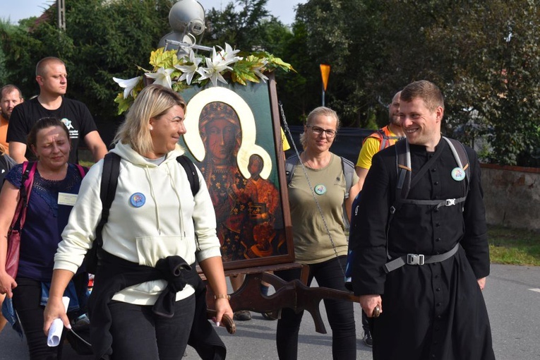 XVIII PPDŚ na Jasną Górę - dzień 2 - Ratajno-Jegłowa