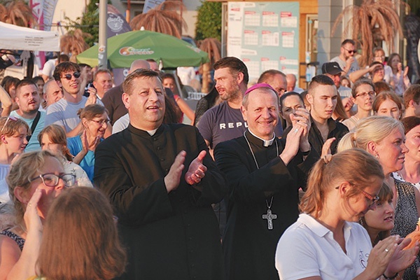 ▲	W spotkaniu uczestniczył abp Wojda.