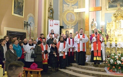 Peregrynacja symboli ŚDM w kwietniu 2015 roku. Na zdjęciu nawiedzenie kościoła w Jedlińsku.