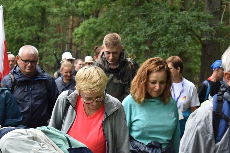 XVIII PPDŚ na Jasną Górę- dzień 5 - Popielów-Laskowice