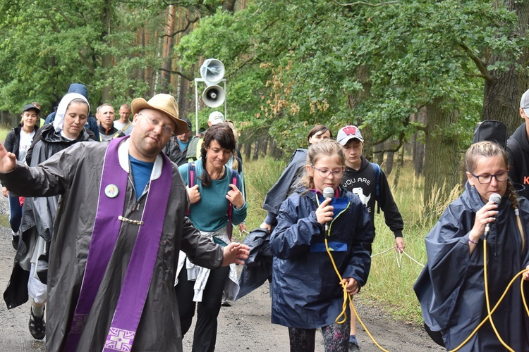 XVIII PPDŚ na Jasną Górę- dzień 5 - Popielów-Laskowice