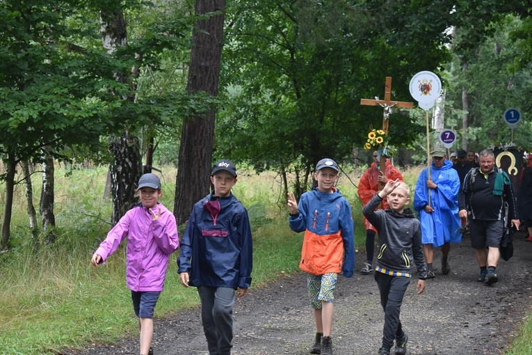 XVIII PPDŚ na Jasną Górę- dzień 5 - Popielów-Laskowice