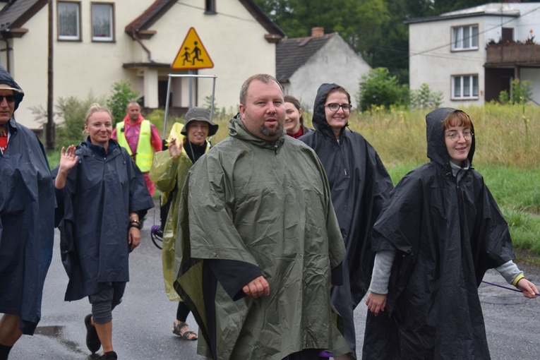 XVIII PPDŚ na Jasną Górę- dzień 5 - Popielów-Laskowice