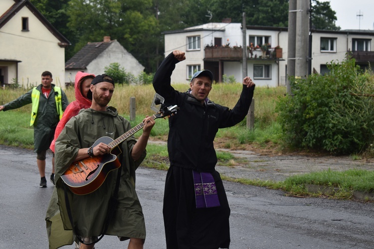 XVIII PPDŚ na Jasną Górę- dzień 5 - Popielów-Laskowice