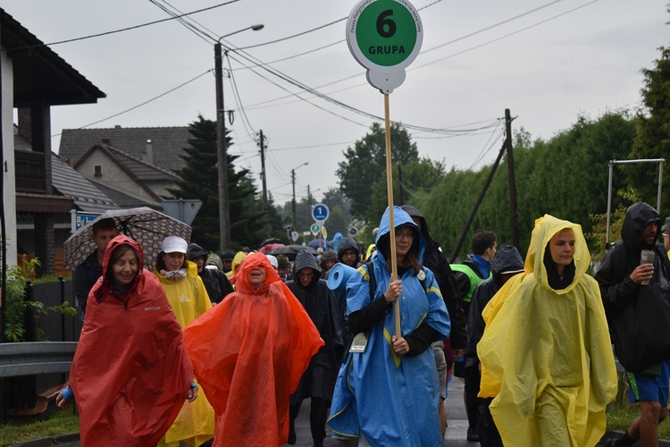 XVIII PPDŚ na Jasną Górę- dzień 5 - Popielów-Laskowice