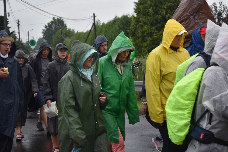 XVIII PPDŚ na Jasną Górę- dzień 5 - Popielów-Laskowice