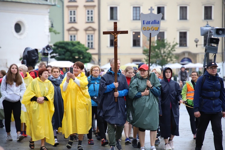 Wyjście 41. Pieszej Pielgrzymki Krakowskiej z Wawelu na Jasną Górę