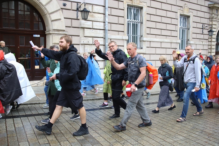 Wyjście 41. Pieszej Pielgrzymki Krakowskiej z Wawelu na Jasną Górę