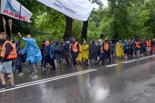 Wyjście pielgrzymki z Radomia na Jasną Górę