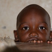 Nigeria: 2,3 mln dzieci i nastolatków cierpi głód na północnym wschodzie kraju