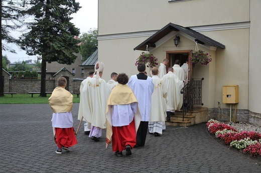 30. Piesza Pielgrzymka Diecezji Bielsko-Żywieckiej na Jasną Górę - Msza św. w Hałcnowie