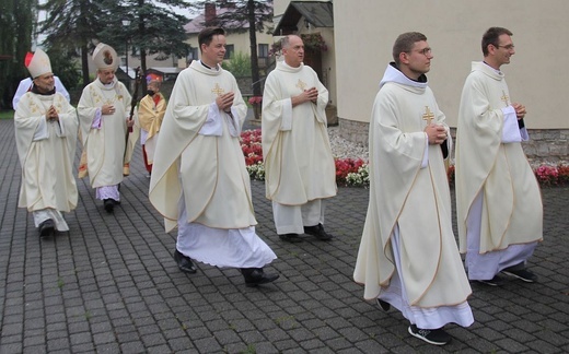 30. Piesza Pielgrzymka Diecezji Bielsko-Żywieckiej na Jasną Górę - Msza św. w Hałcnowie