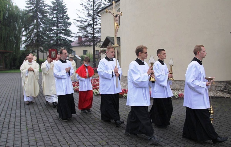 30. Piesza Pielgrzymka Diecezji Bielsko-Żywieckiej na Jasną Górę - Msza św. w Hałcnowie