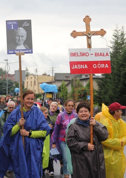 Grupa 1 z ks. Tomaszem Niedzielą - z Bielska-Białej na Jasną Górę 2021 