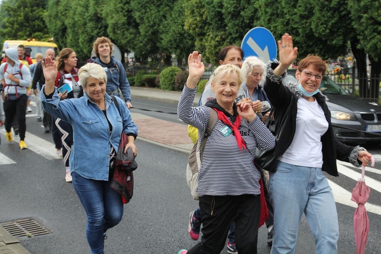 Grupa 1 z ks. Tomaszem Niedzielą - z Bielska-Białej na Jasną Górę 2021 