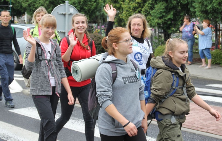 Grupa 2 z ks. Adamem Wandzlem - z Bielska-Białej na Jasną Górę 2021 