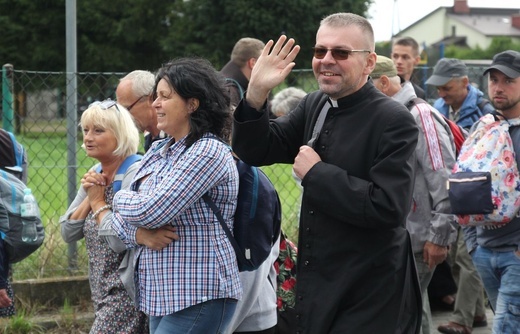Postój pielgrzymów jasnogórskich z Hałcnowa w Bielanach - 2021