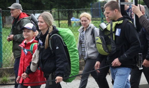 Postój pielgrzymów jasnogórskich z Hałcnowa w Bielanach - 2021