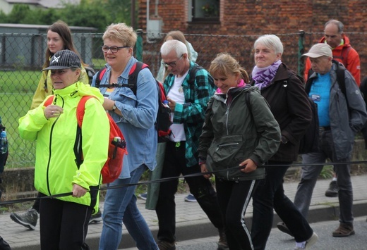 Postój pielgrzymów jasnogórskich z Hałcnowa w Bielanach - 2021