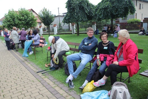 Postój pielgrzymów jasnogórskich z Hałcnowa w Bielanach - 2021