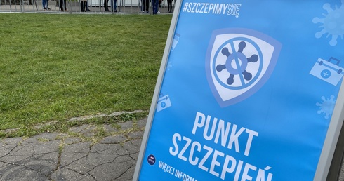 Mobilne punkty szczepień w parafiach