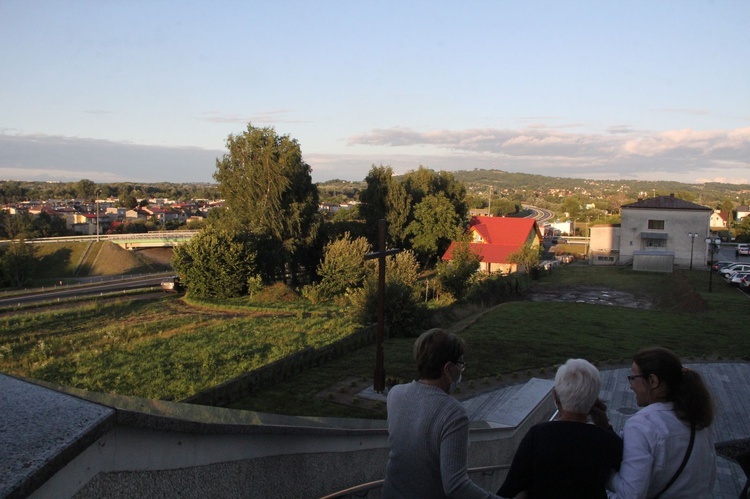 Koszyce Wielkie. Rozpoczęcie dziękczynienia za 40 lat istnienia parafii