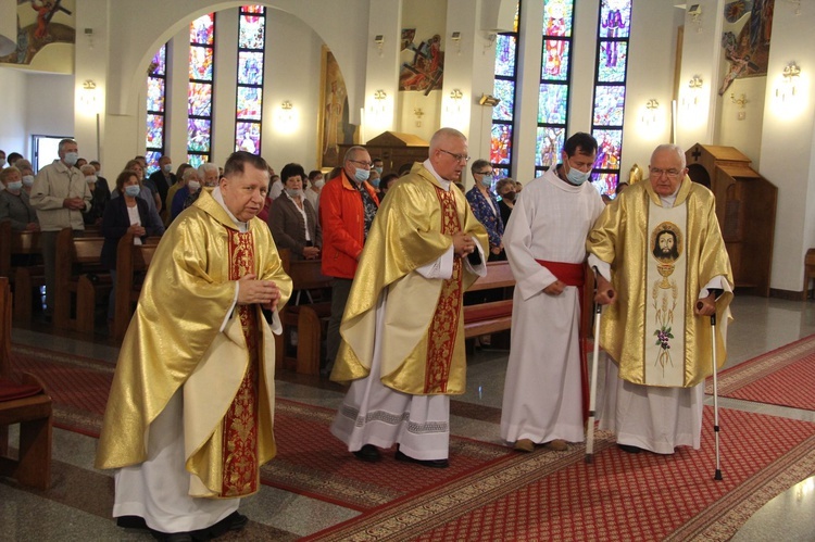 Koszyce Wielkie. Rozpoczęcie dziękczynienia za 40 lat istnienia parafii