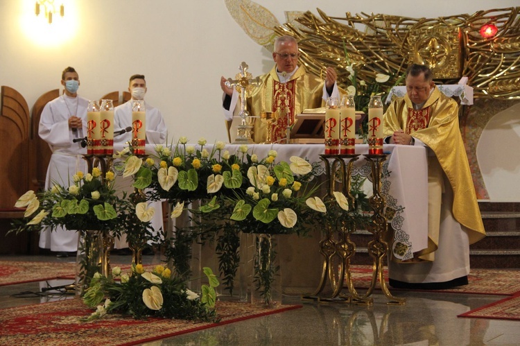 Koszyce Wielkie. Rozpoczęcie dziękczynienia za 40 lat istnienia parafii