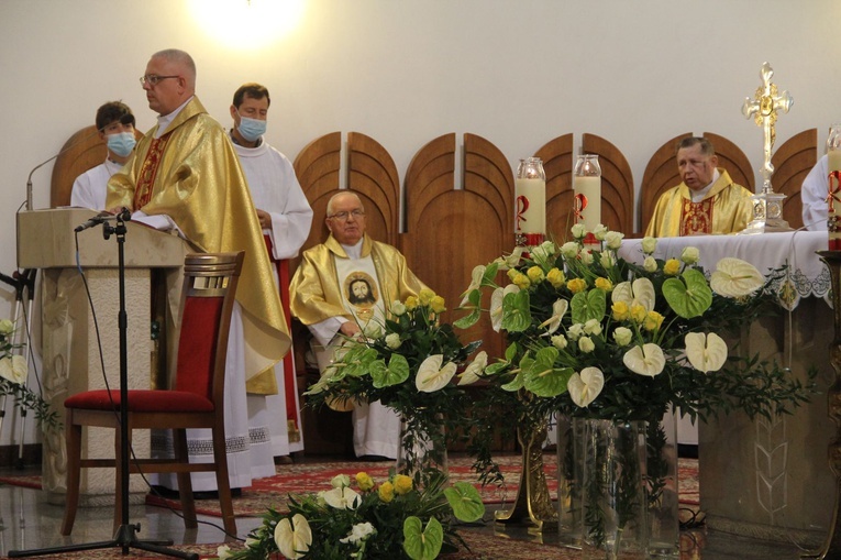 Koszyce Wielkie. Rozpoczęcie dziękczynienia za 40 lat istnienia parafii