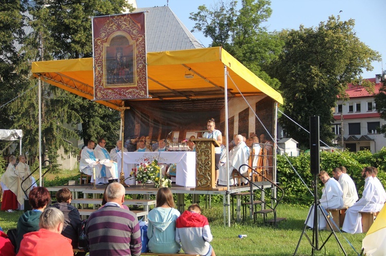 Rzeszowska pielgrzymka w Szczucinie