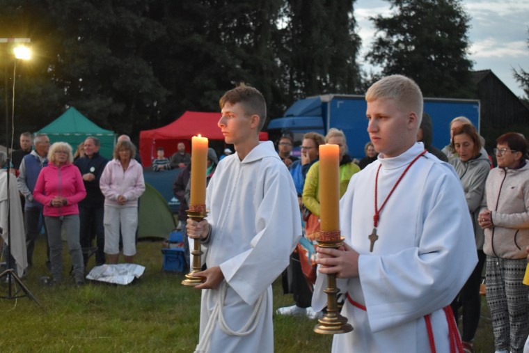 XVIII PPDŚ na Jasną Górę - dzień 6 - Laskowice-Łomnica