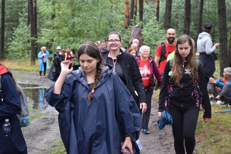 XVIII PPDŚ na Jasną Górę - dzień 6 - Laskowice-Łomnica