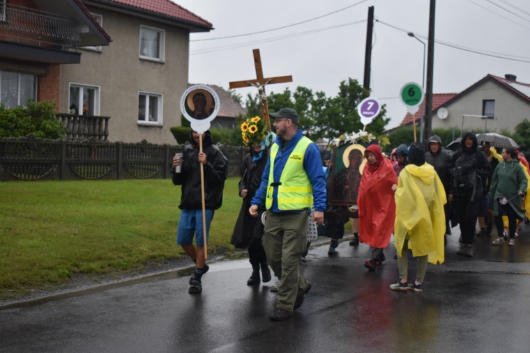 XVIII PPDŚ na Jasną Górę - dzień 6 - Laskowice-Łomnica