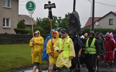 XVIII PPDŚ na Jasną Górę - dzień 6 - Laskowice-Łomnica