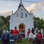 Czarny Potok. Msza przy kapliczce w Jastrzębiu